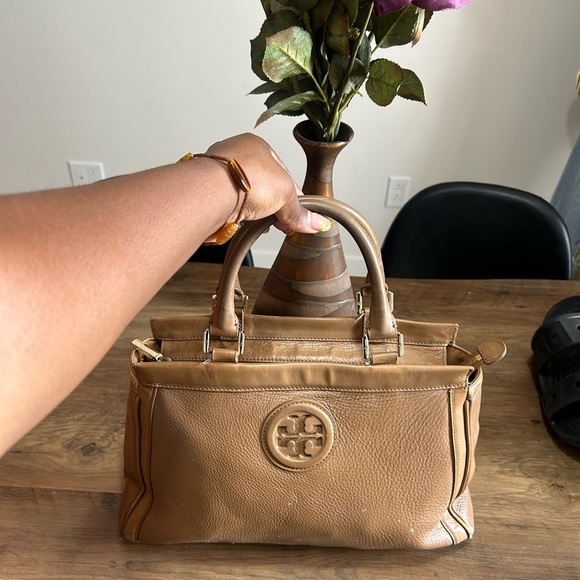 Tory Burch Brown Structured Shoulder Bag with Gold Hardware - Picture 2 of 6